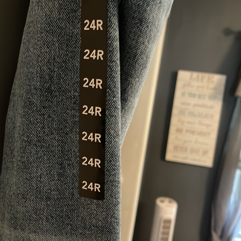 Jeans - Picture 4 of 4